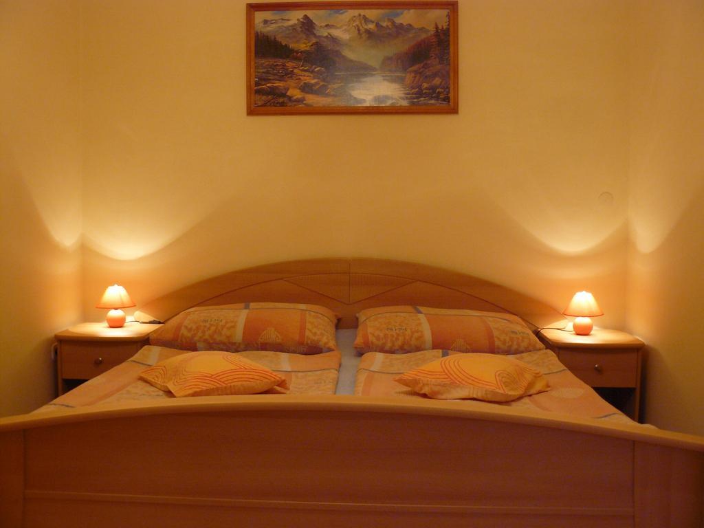 Zsuzsi Apartman Zalakaros Zimmer foto