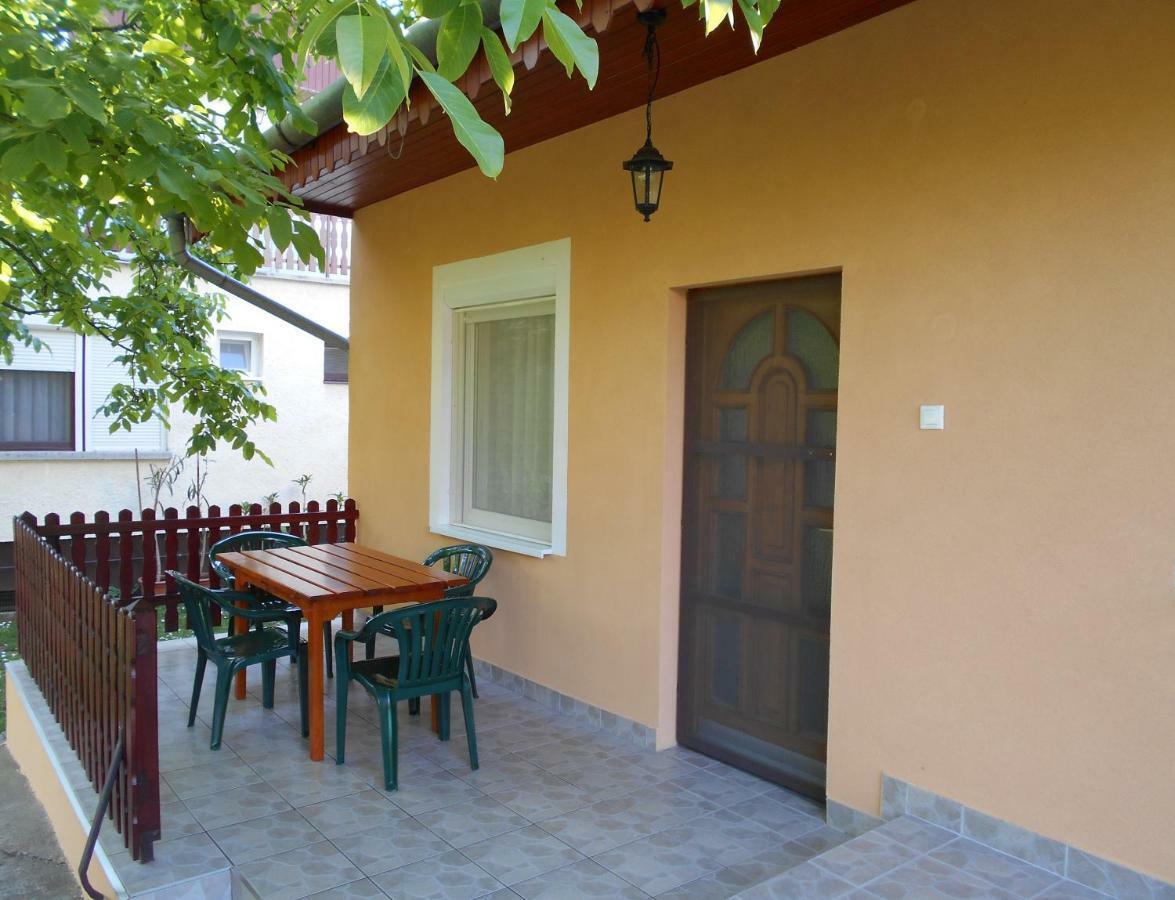 Ferienwohnung Zsuzsi Apartman Zalakaros Exterior foto