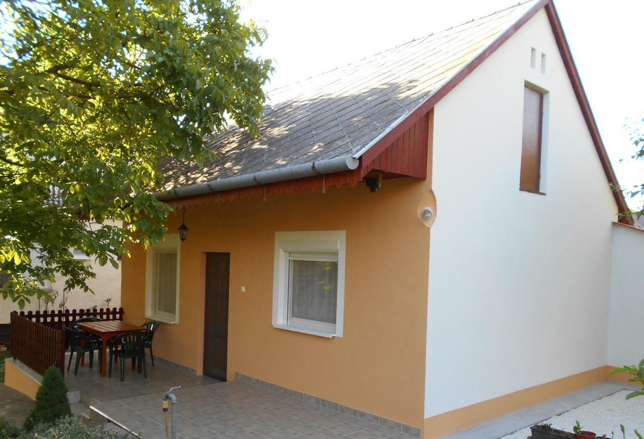 Ferienwohnung Zsuzsi Apartman Zalakaros Exterior foto